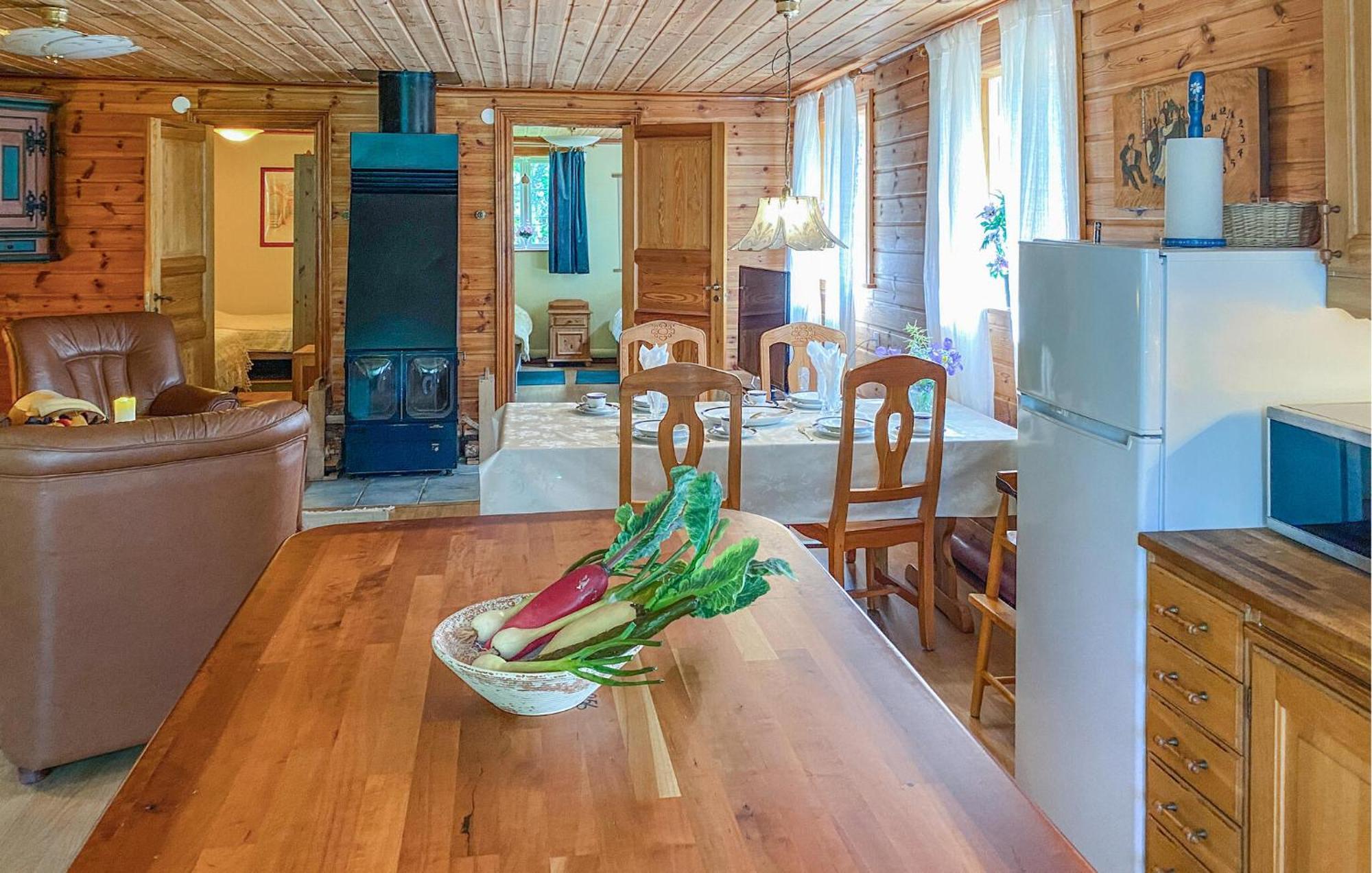 Amazing Home In Saevsjoe With Kitchen Exterior foto